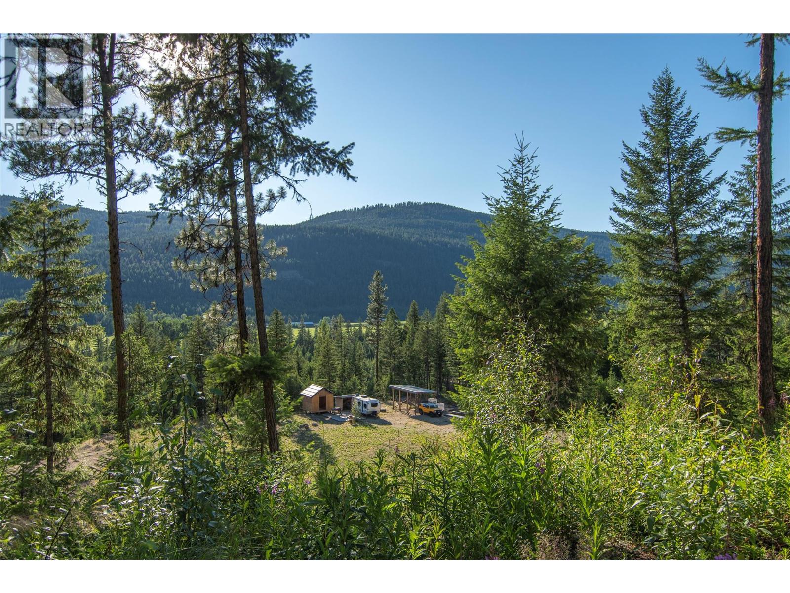 5530 Highway 33, Beaverdell