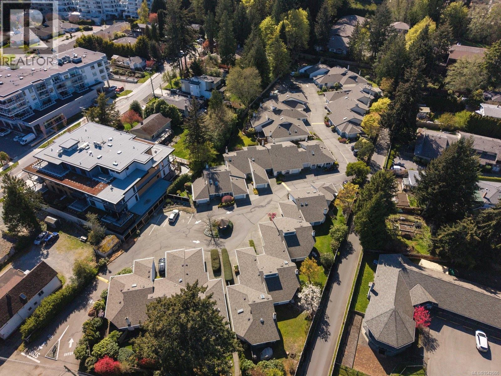 #21 5156 Cordova Bay Rd - 22