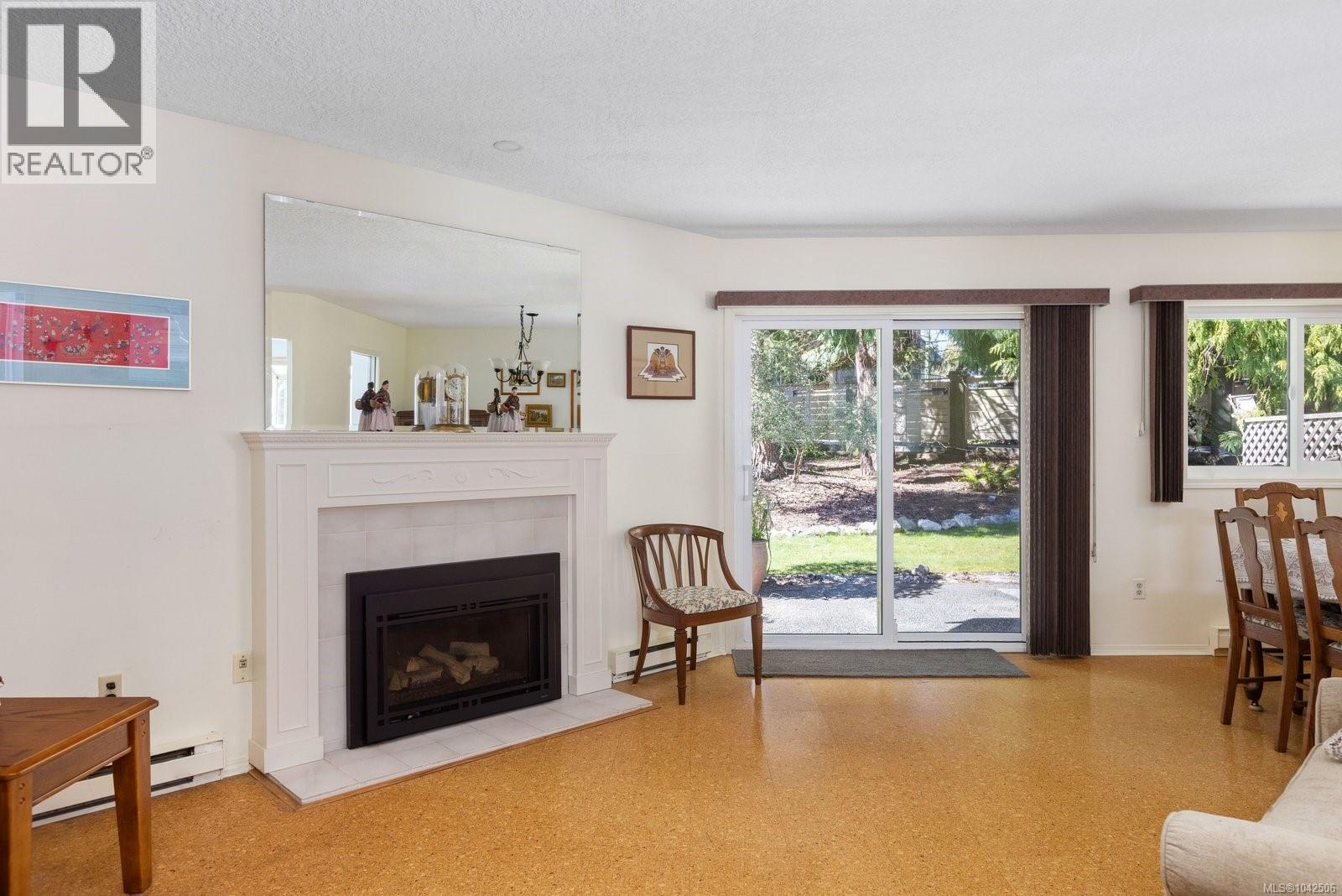 #21 5156 Cordova Bay Rd - 6