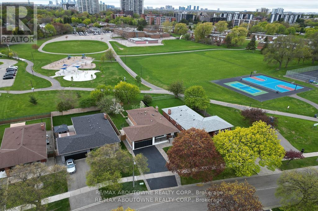 3302 CARDROSS ROAD - 44