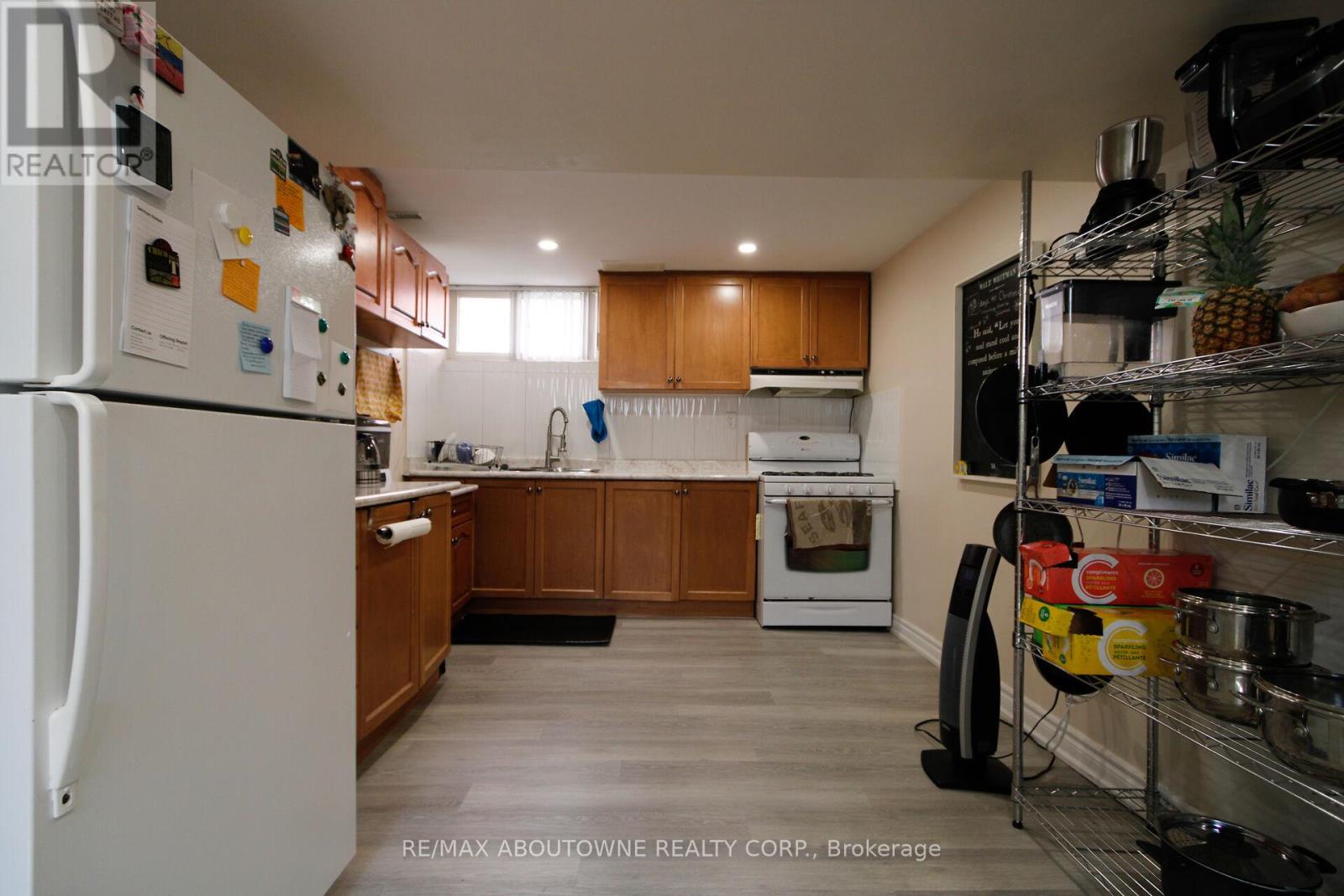 3302 CARDROSS ROAD - 29