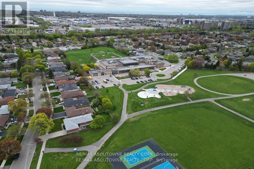 3302 CARDROSS ROAD - 45