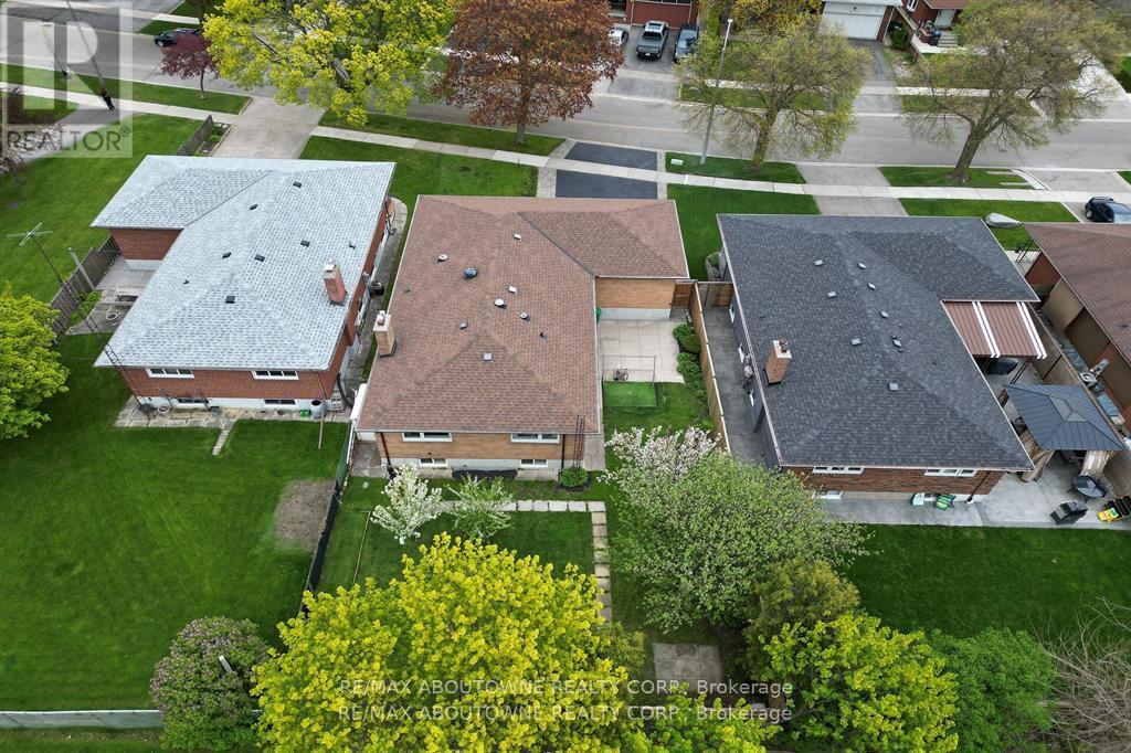 3302 CARDROSS ROAD - 49