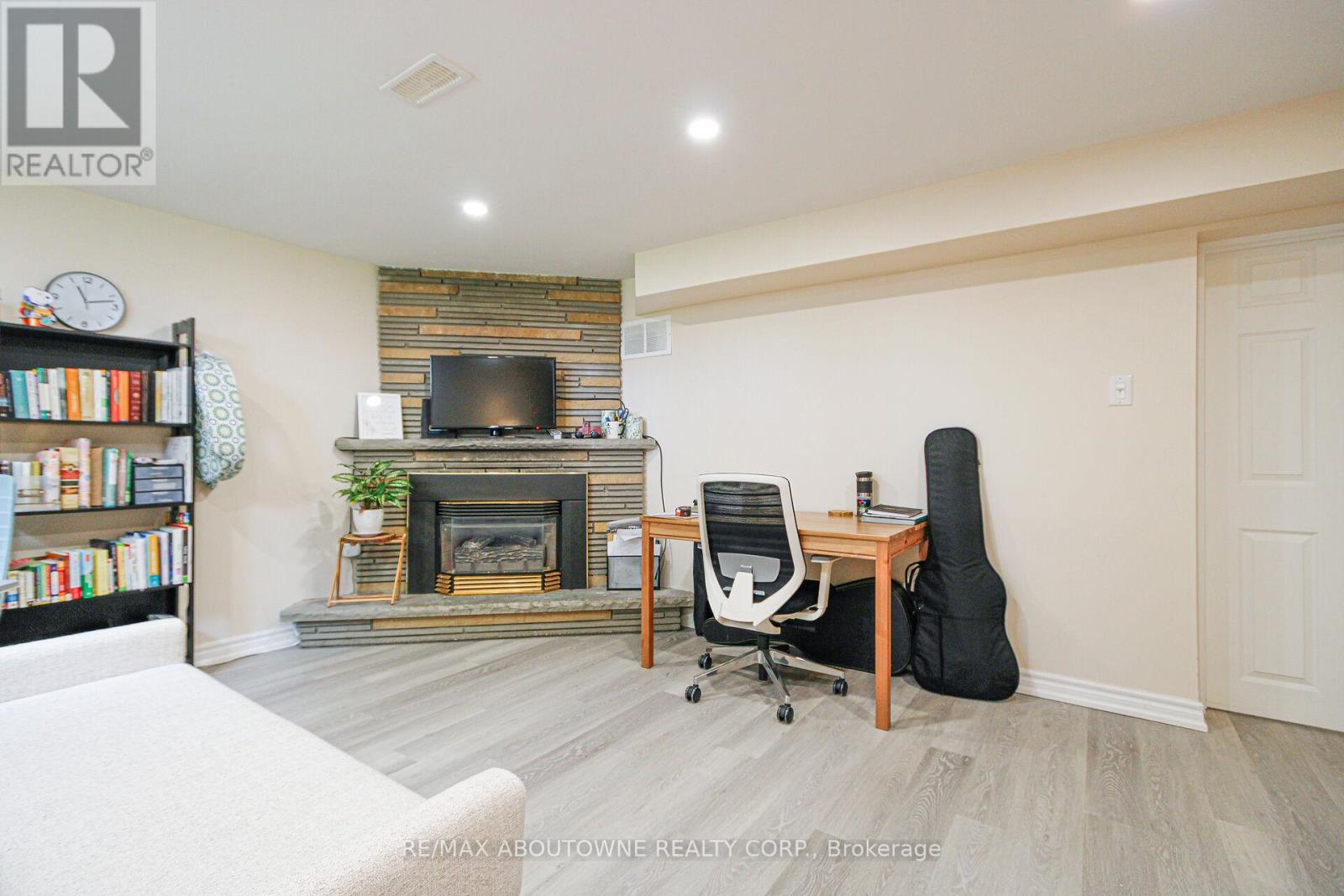 3302 CARDROSS ROAD - 30