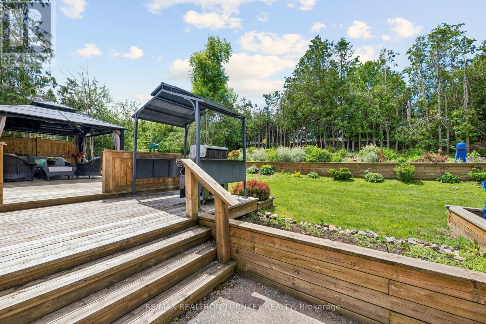 24 PRINCES STREET E - 34