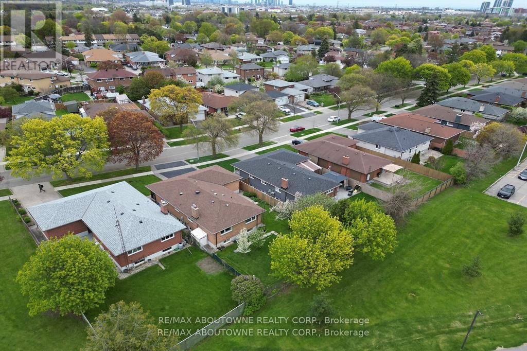 3302 CARDROSS ROAD - 47