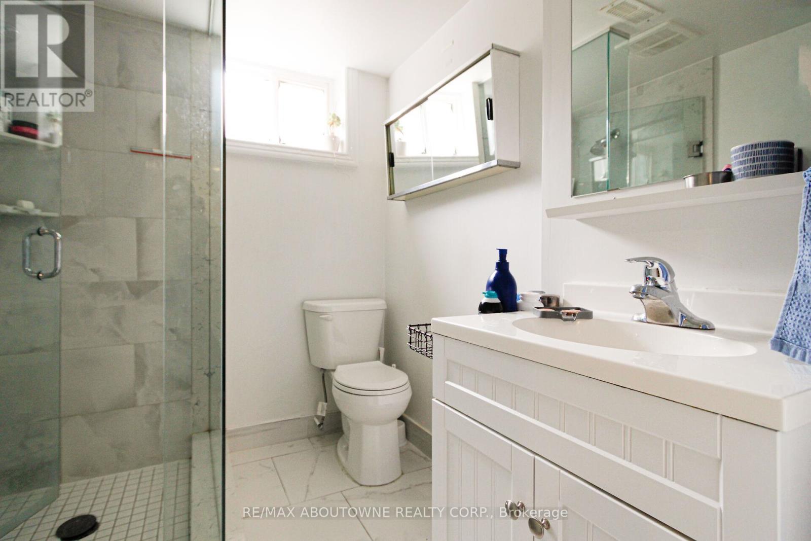 3302 CARDROSS ROAD - 36
