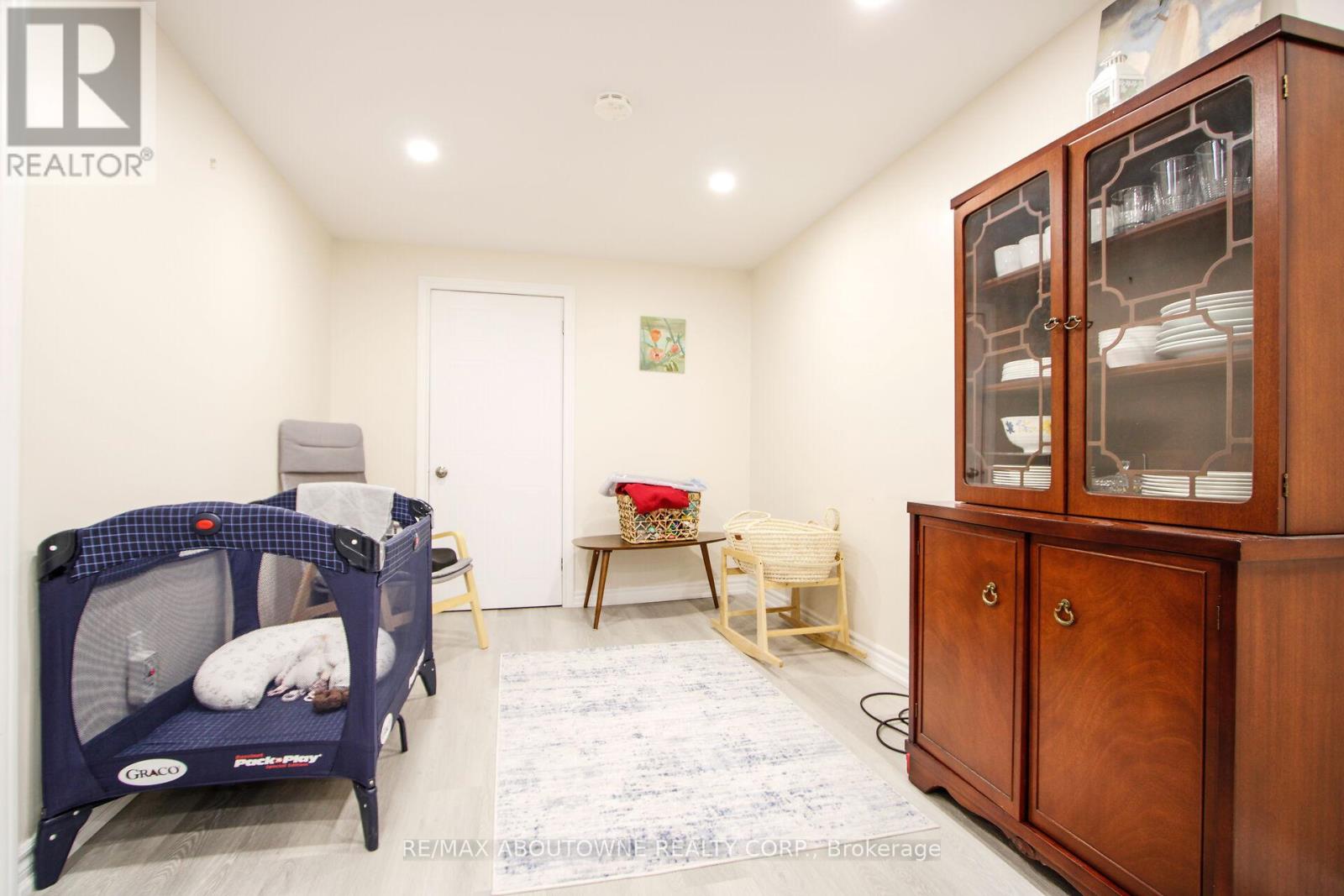 3302 CARDROSS ROAD - 32