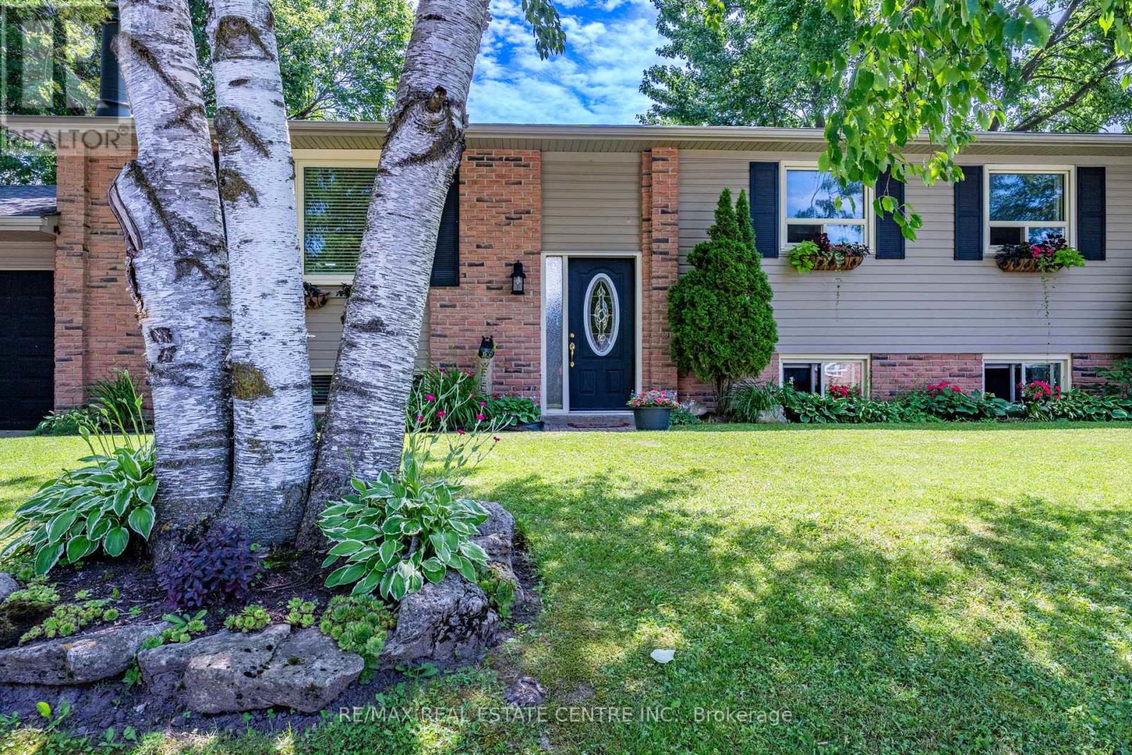 13 DOUGLAS CRESCENT - 3