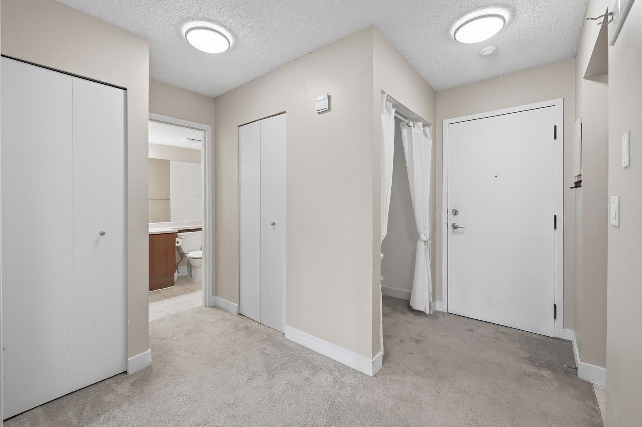210 5700 200TH STREET, Langley