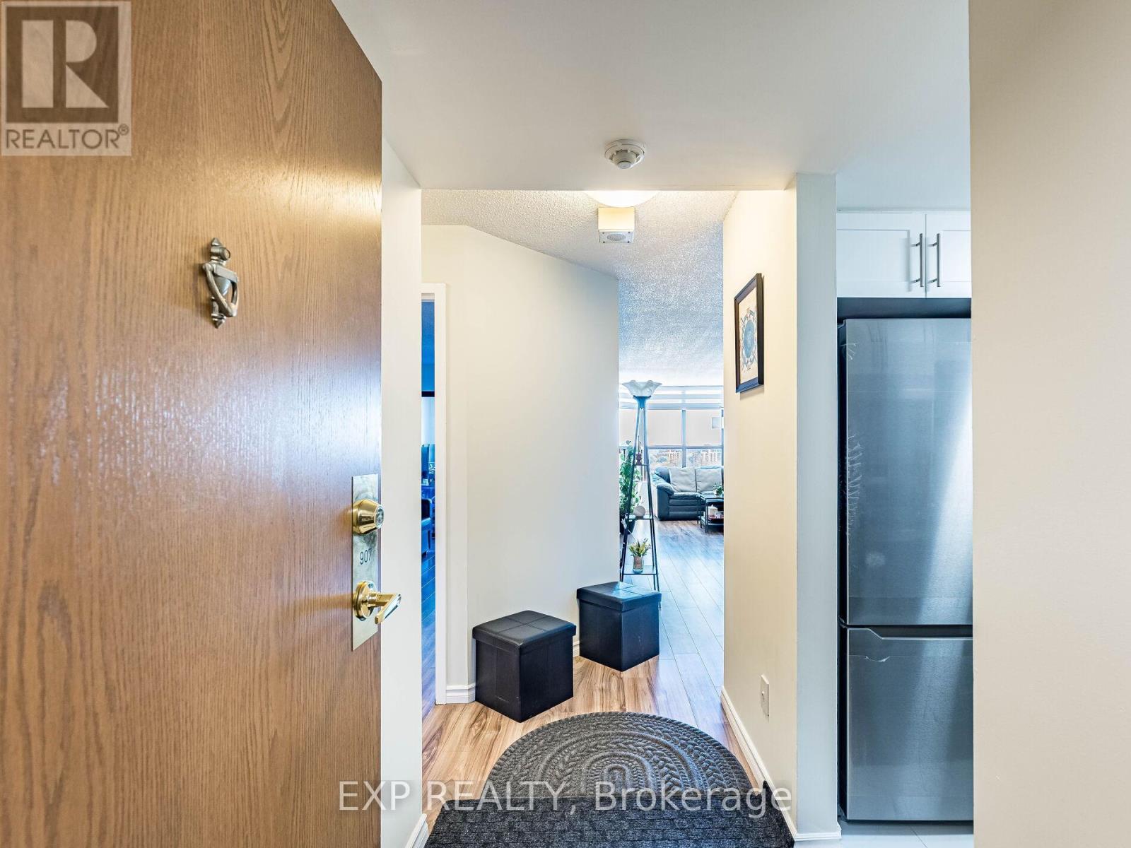 #907 25 AGNES STREET - 5