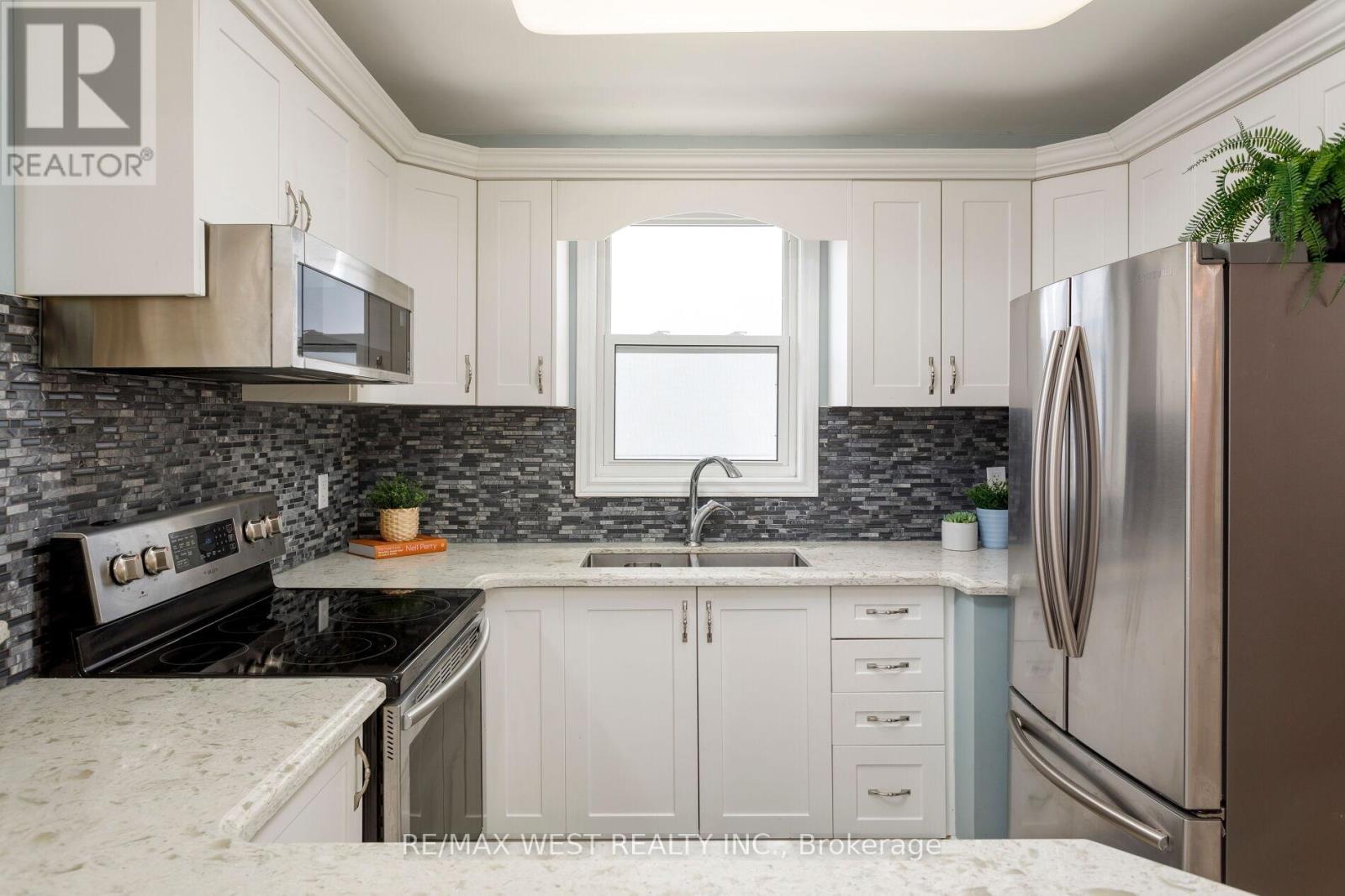 42 STEPHEN DRIVE - Image 11