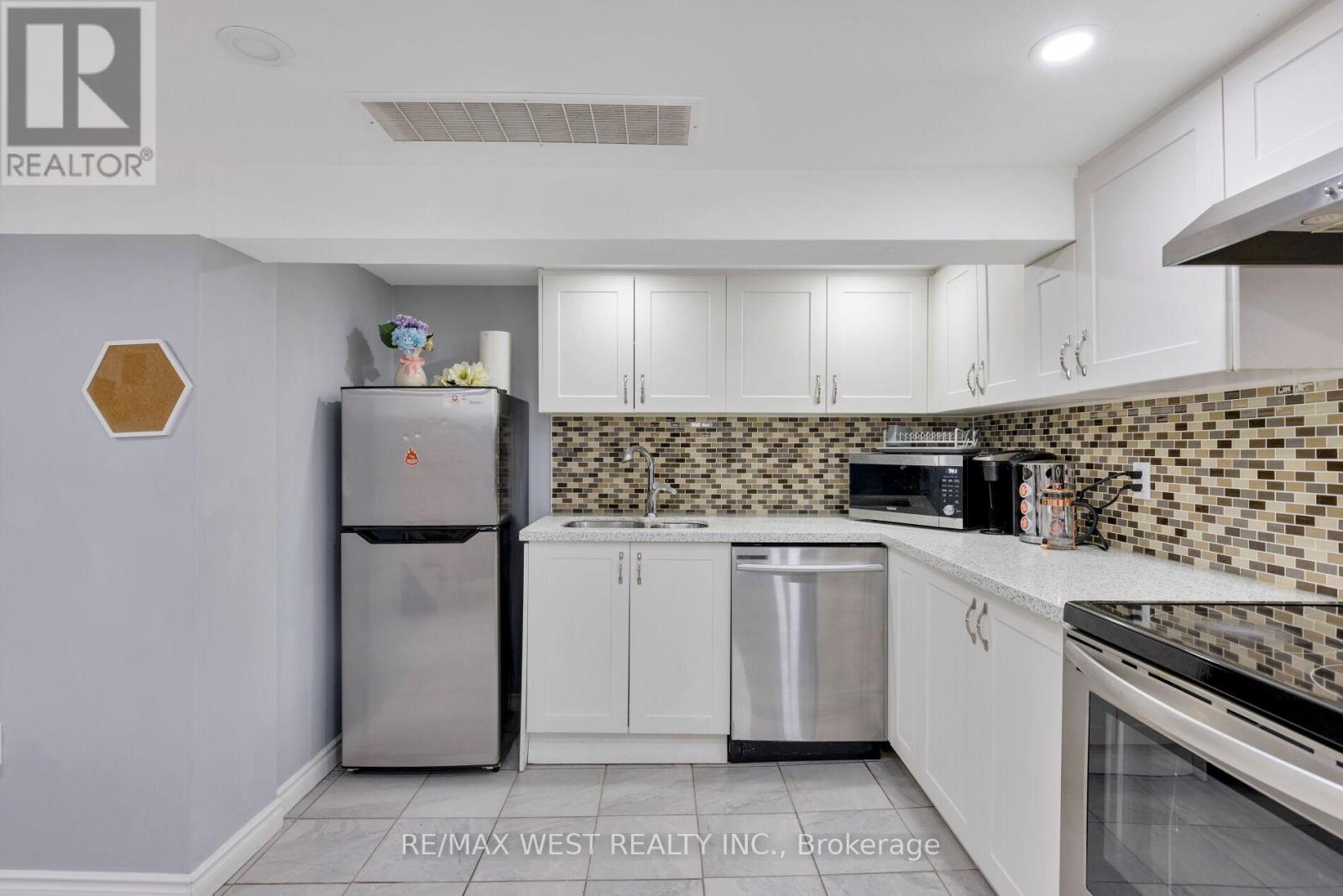 42 STEPHEN DRIVE - Image 35