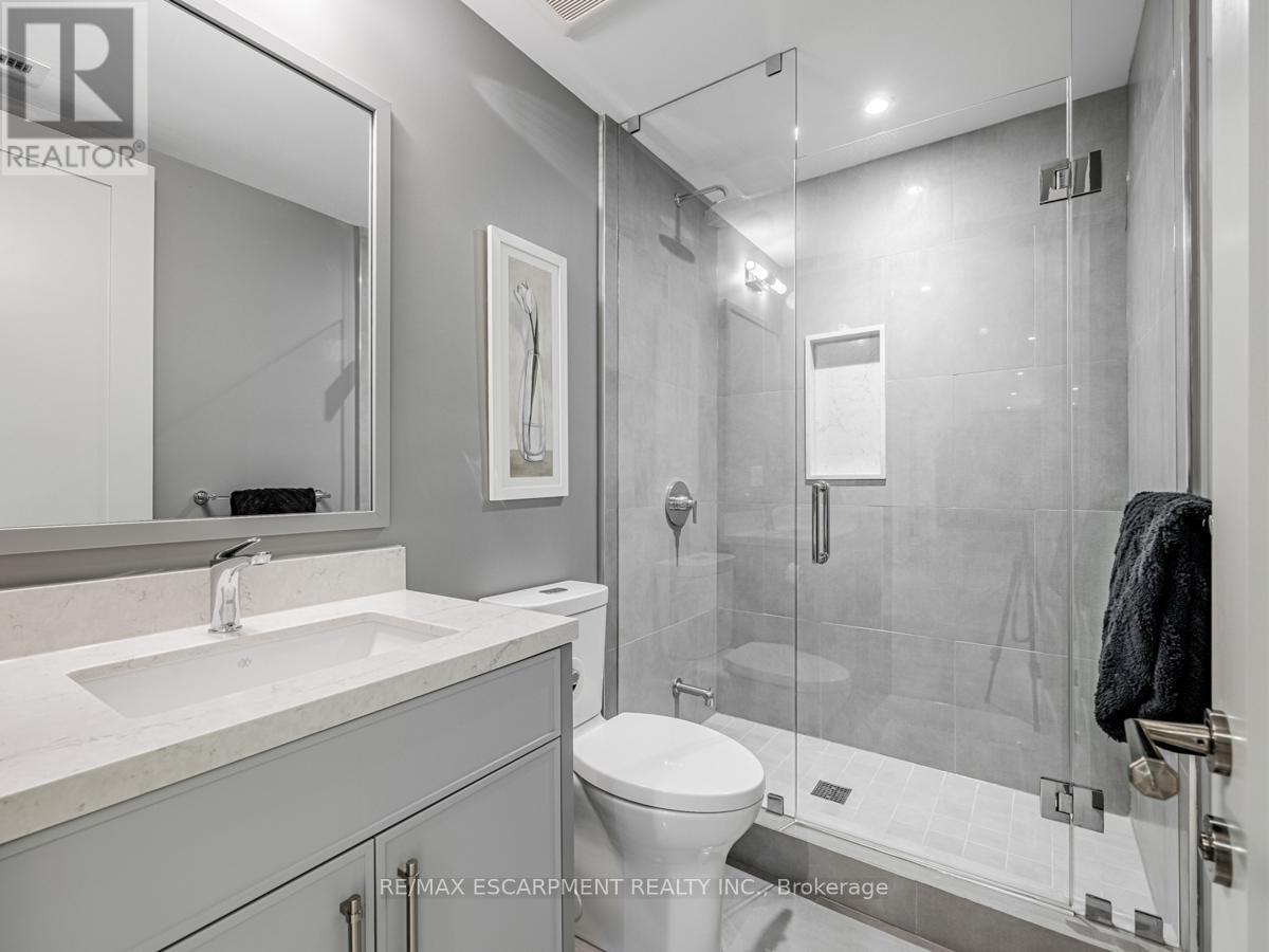 393 MAPLE GROVE DRIVE - 44