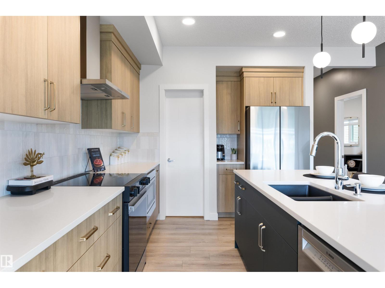 784 Bank DR - 10