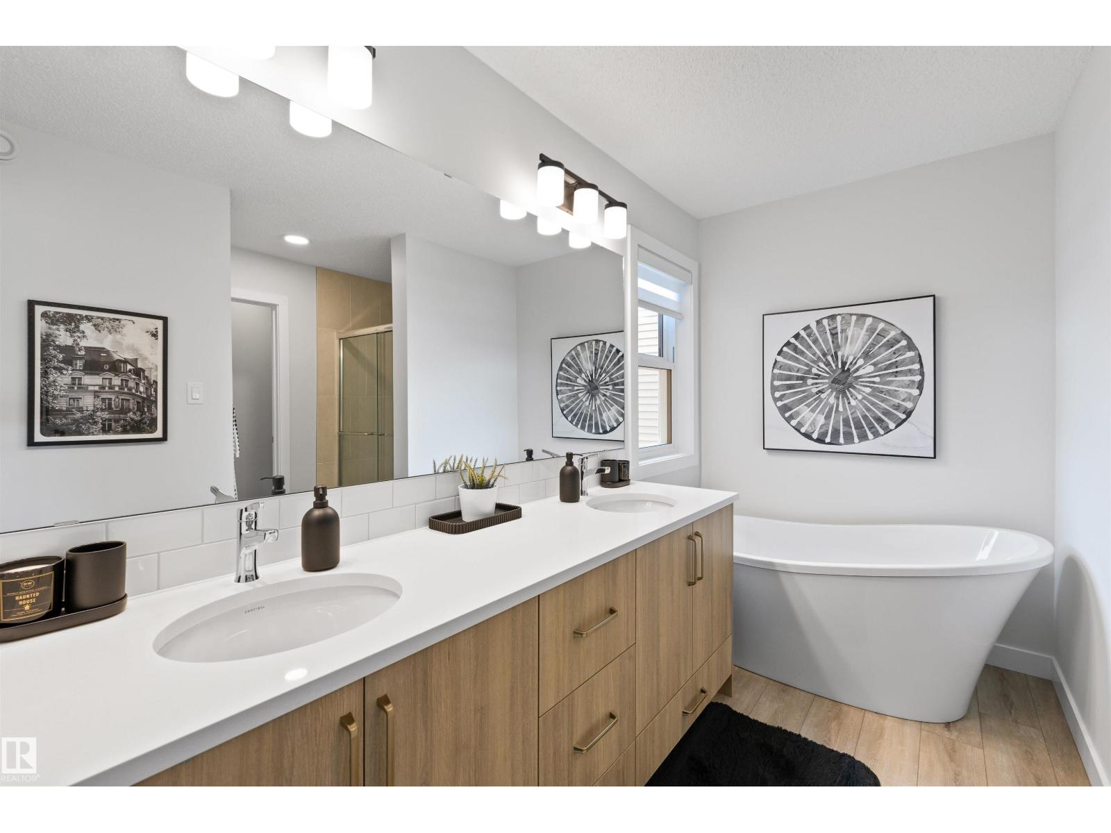 784 Bank DR - 52