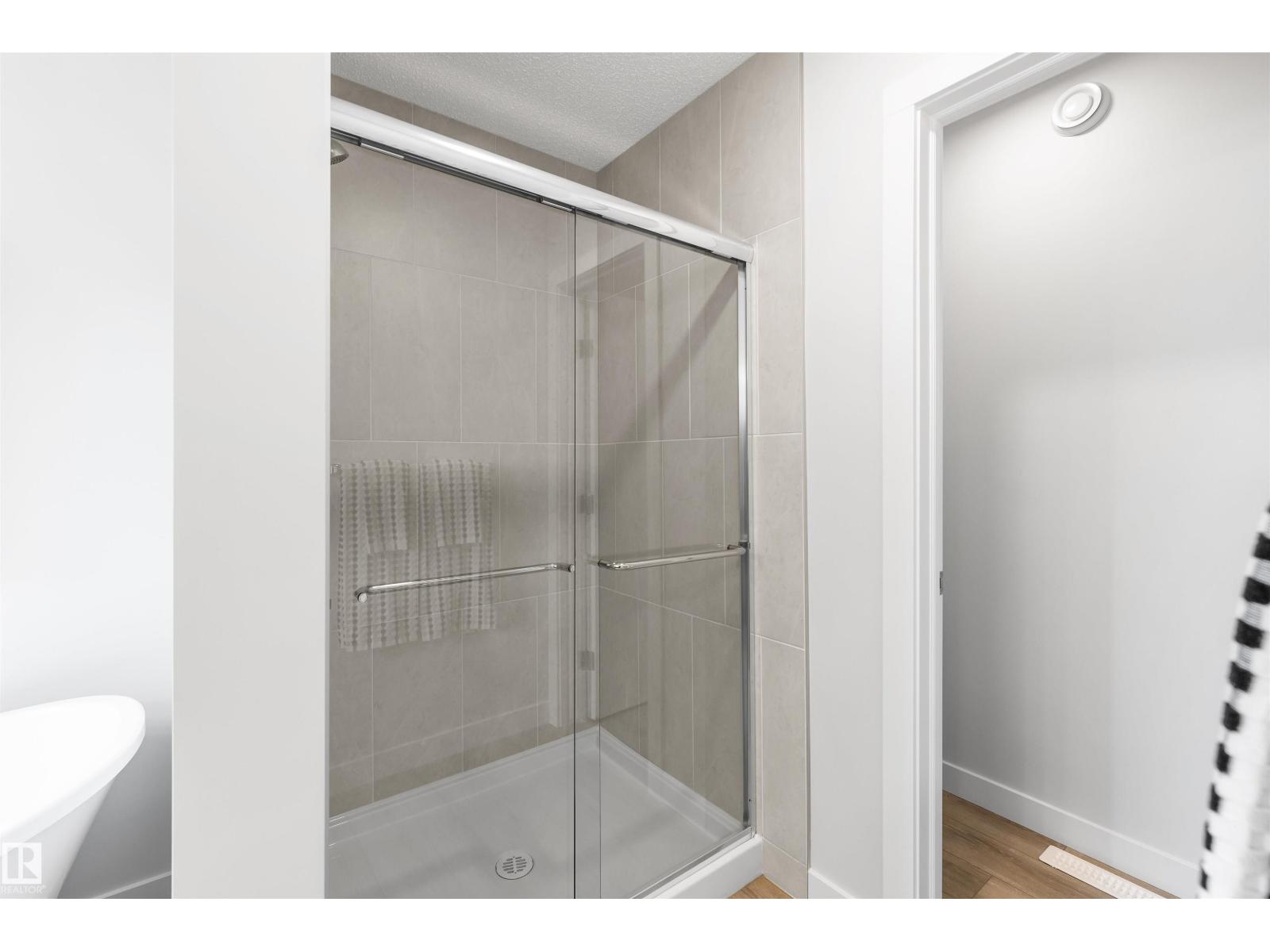 784 Bank DR - 53