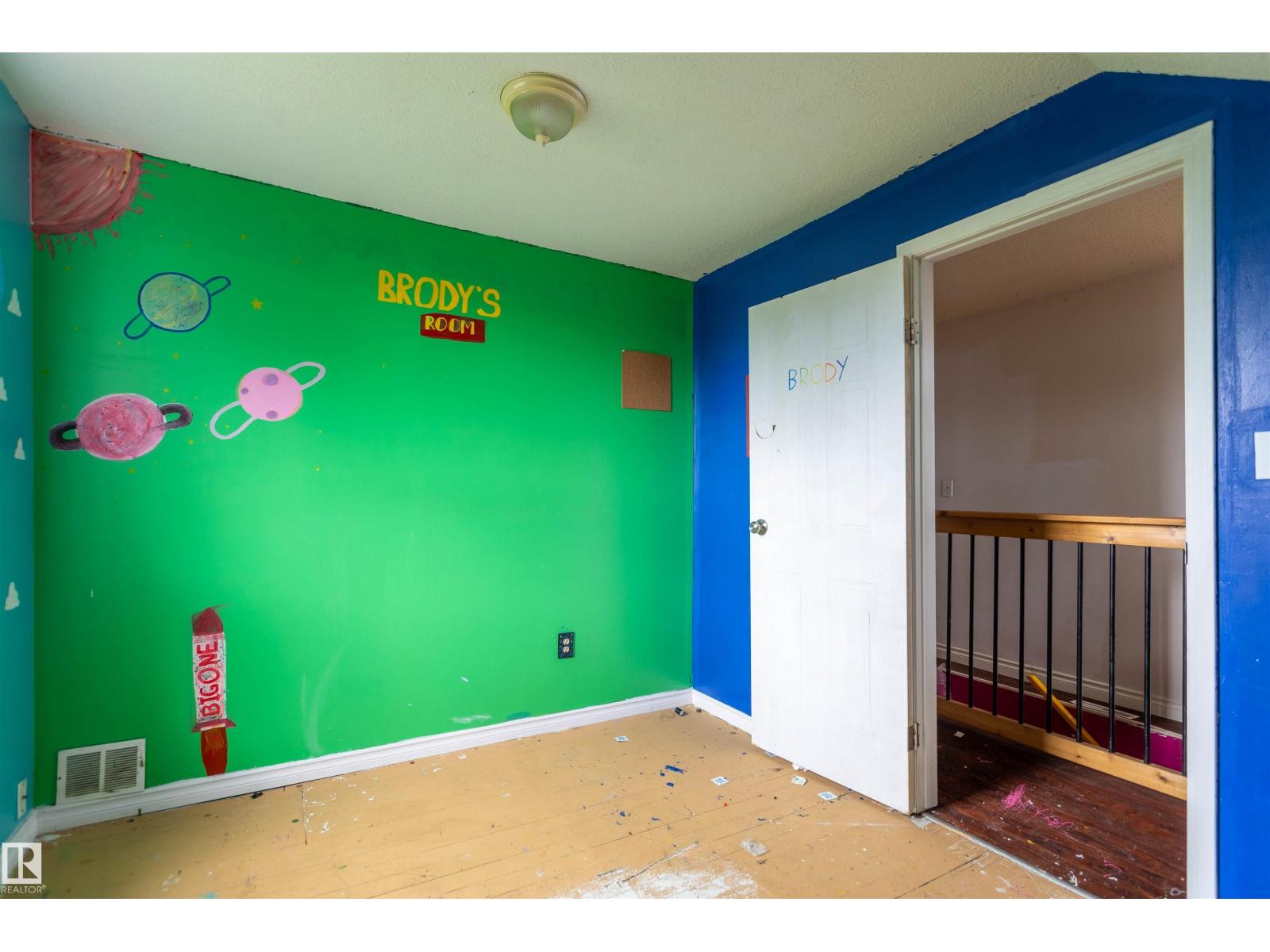 5016 49 ST - 11