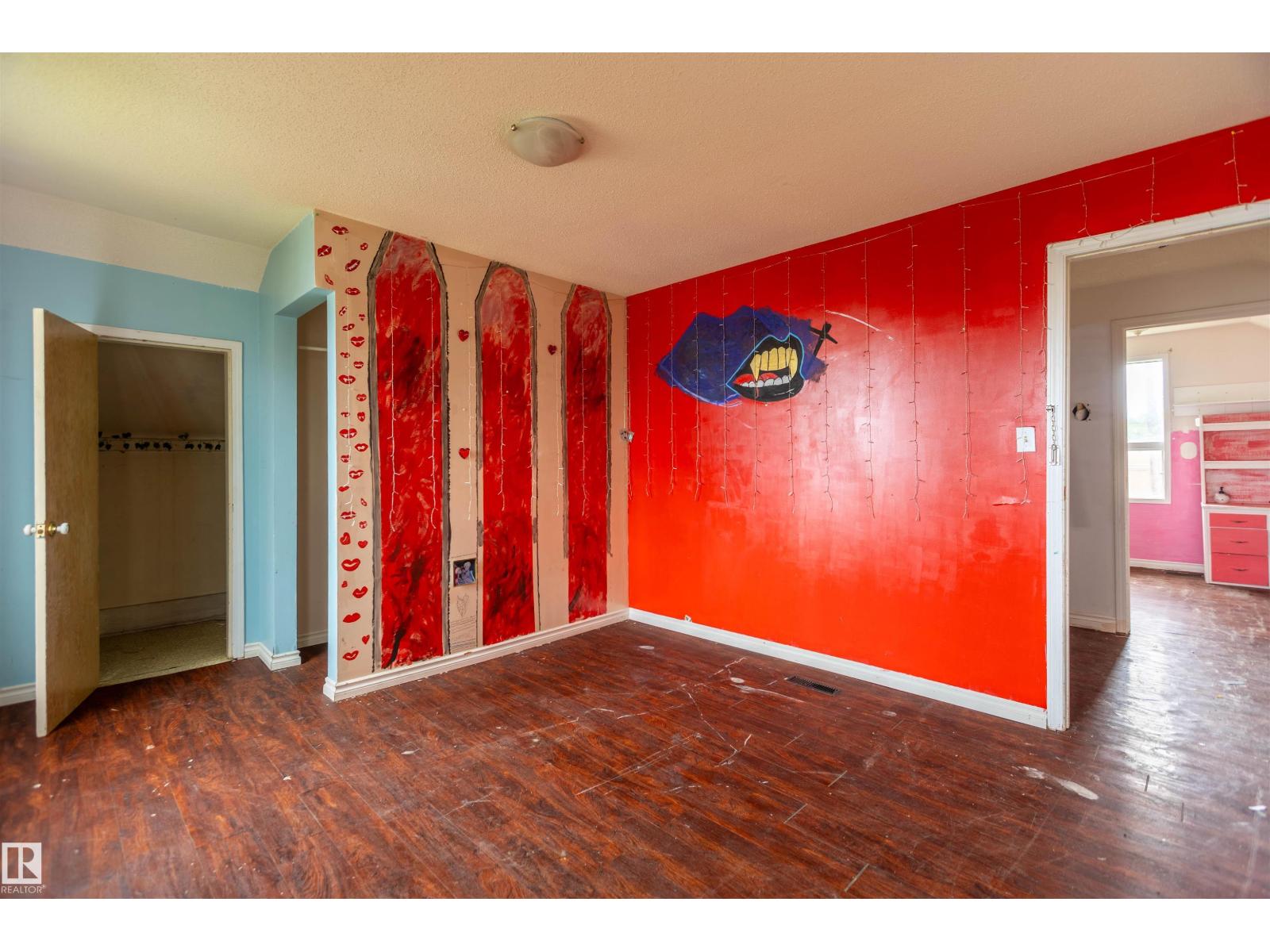5016 49 ST - 14