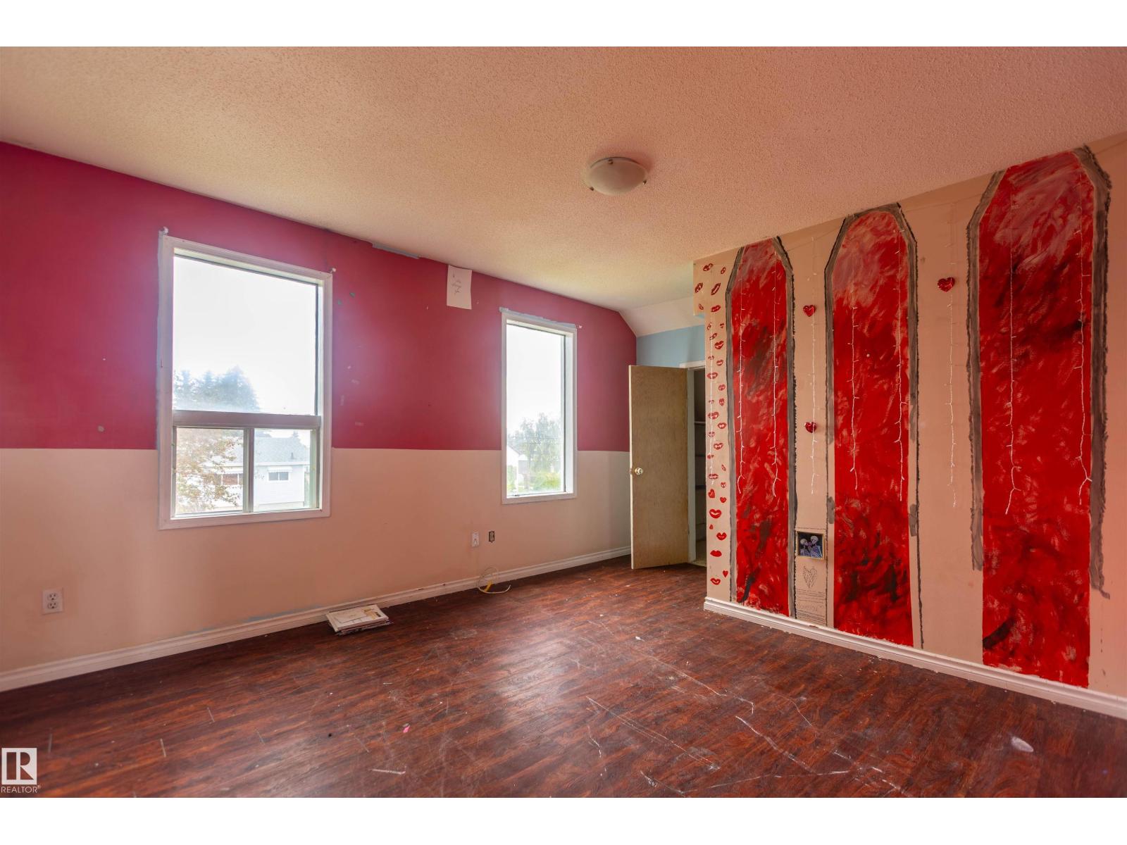 5016 49 ST - 15