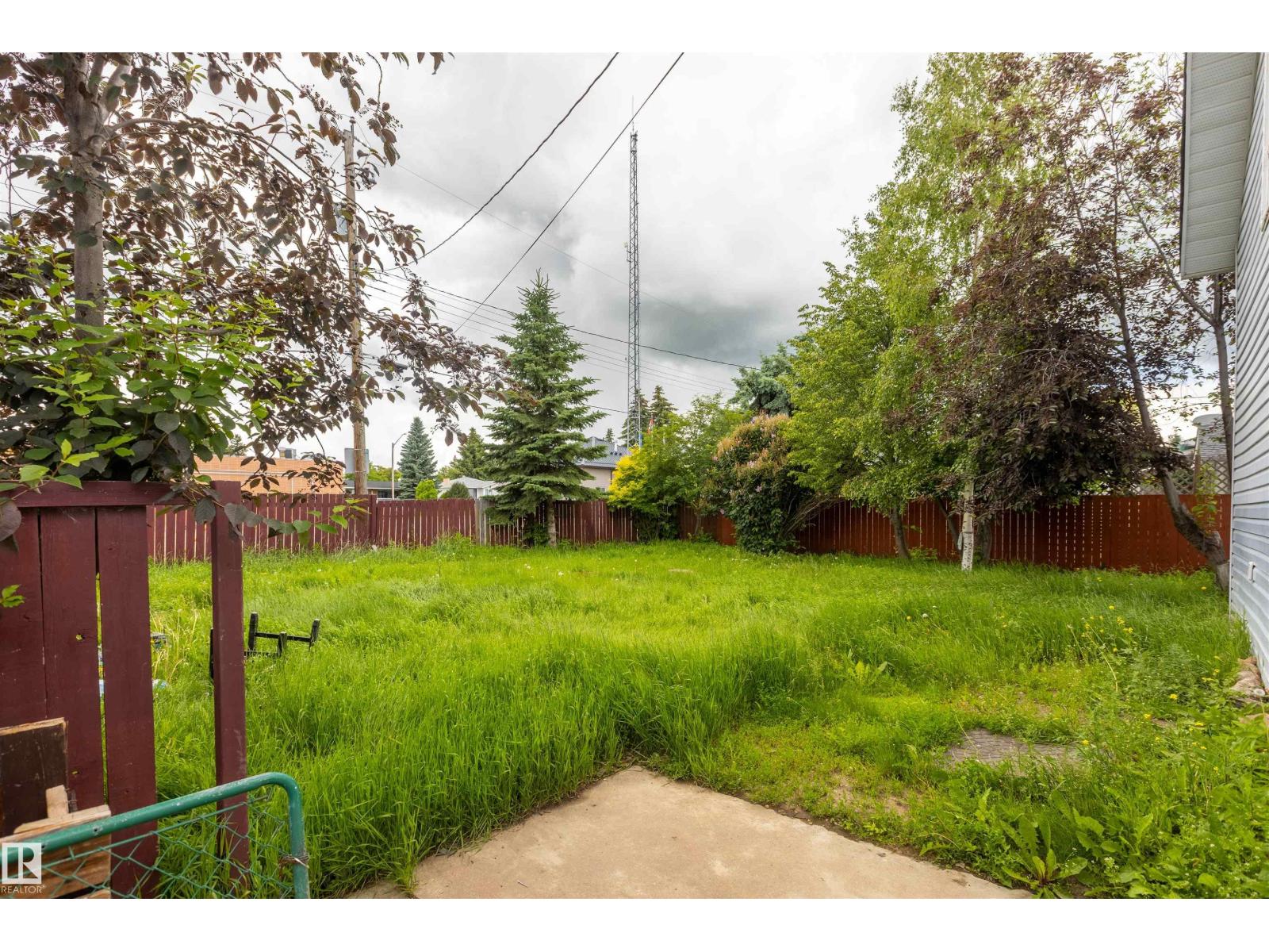 5016 49 ST - 19