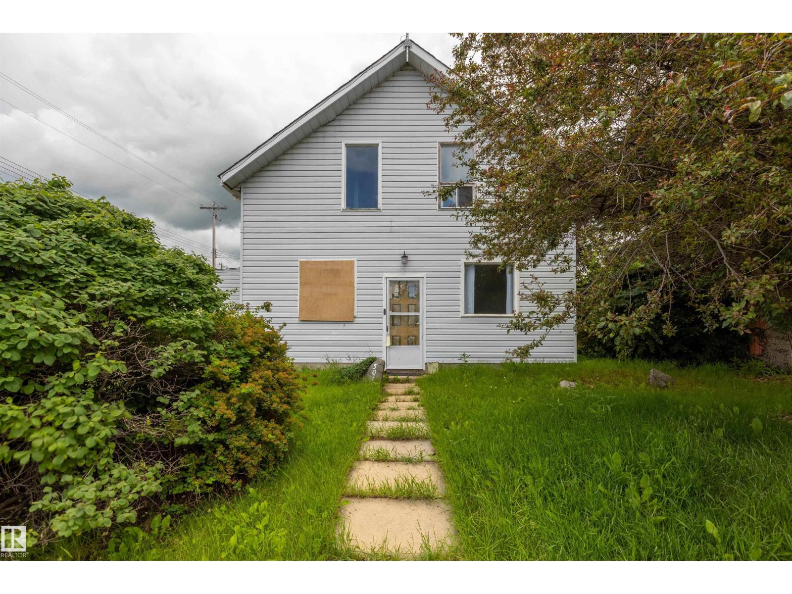 5016 49 ST - 21