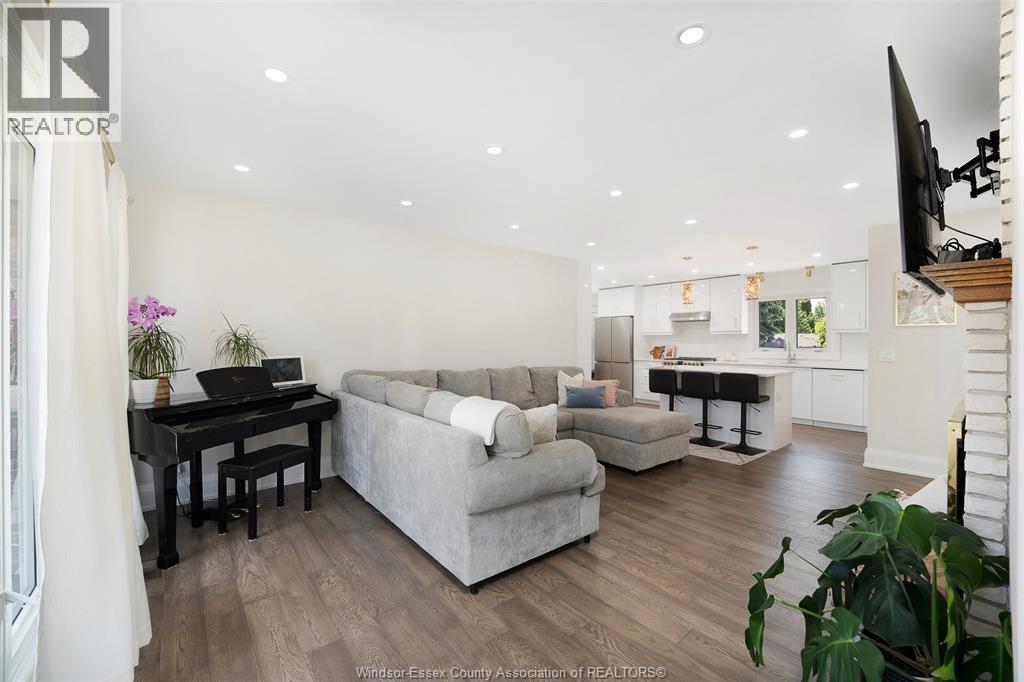 255 FORT STREET - 5