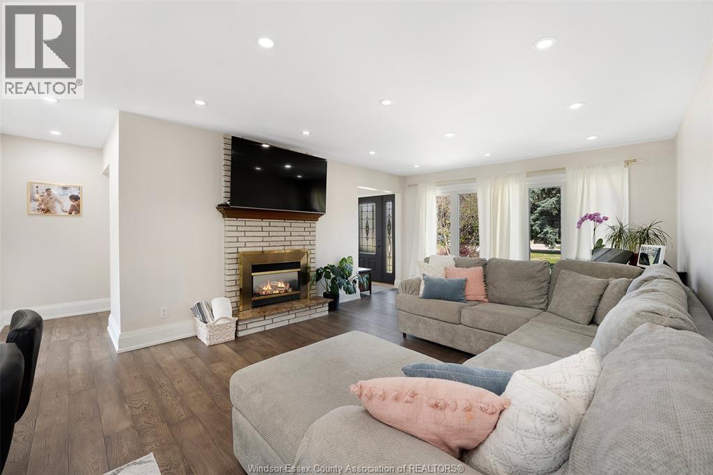 255 FORT STREET - 7