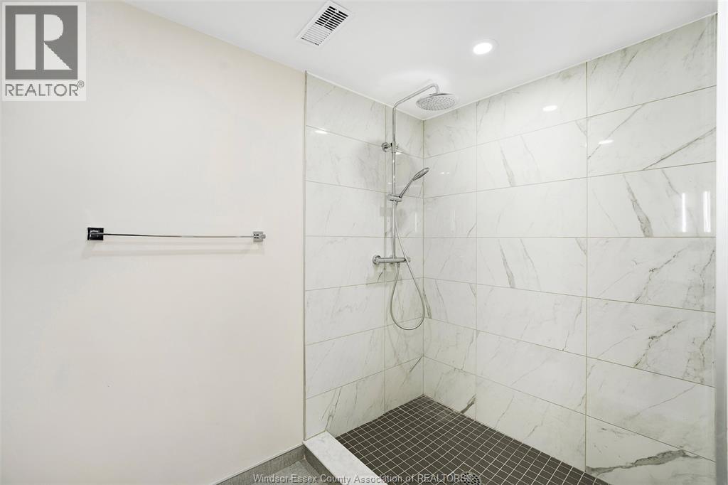 255 FORT STREET - 30