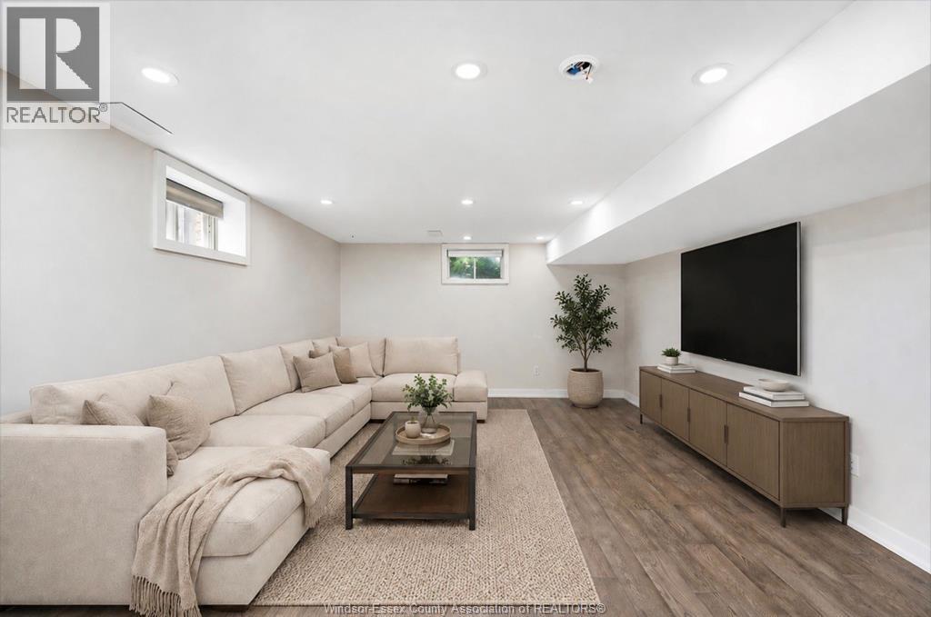 255 FORT STREET - 27
