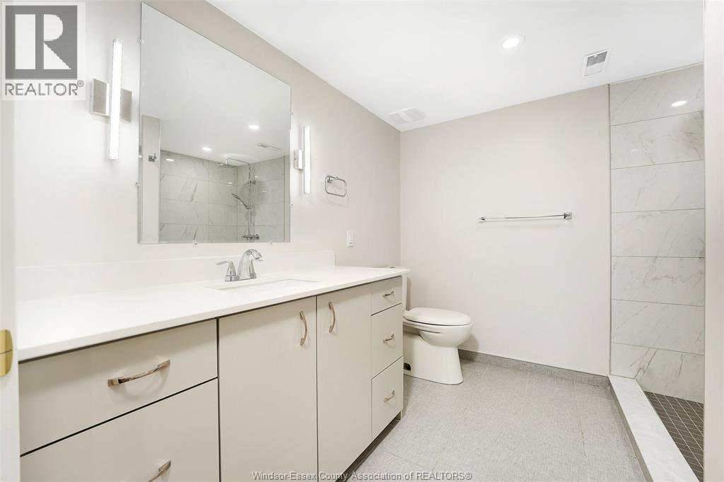 255 FORT STREET - 29