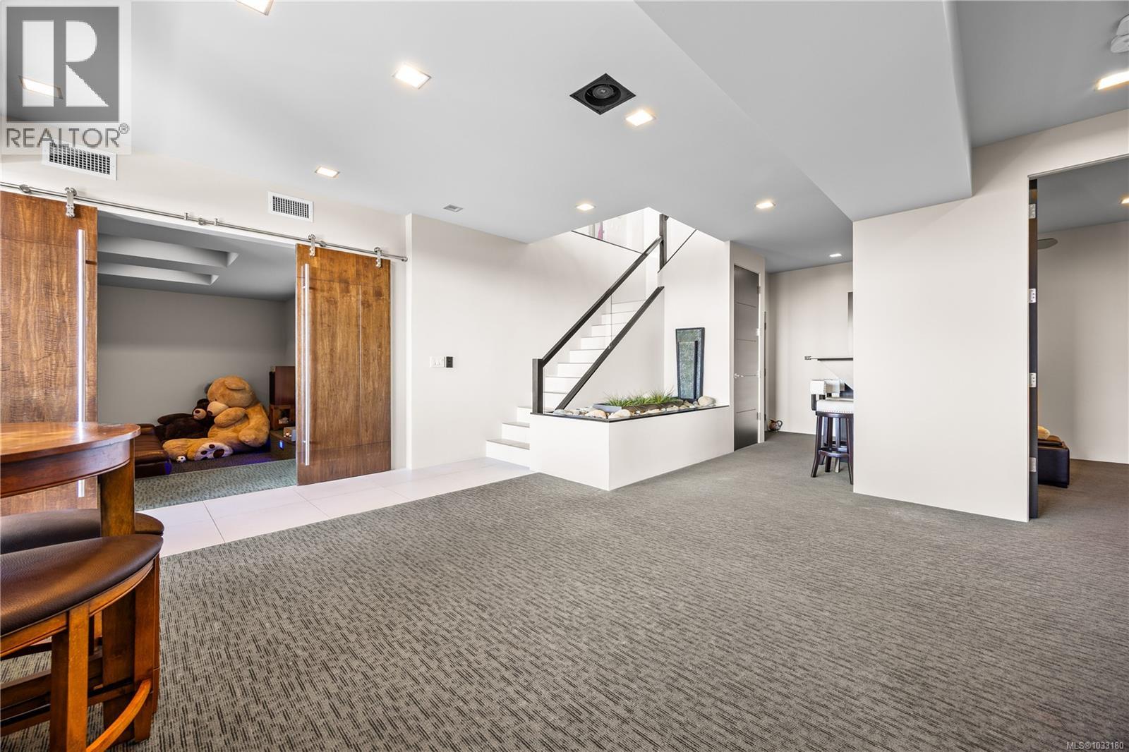3716 Belaire Dr - 37