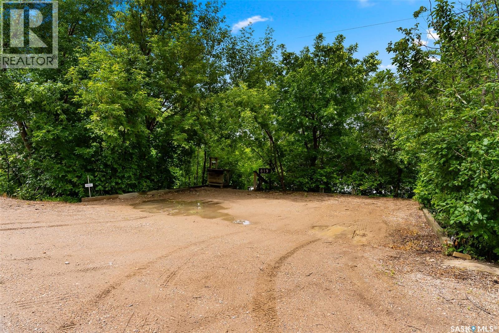 819 Sioux AVENUE S - 44