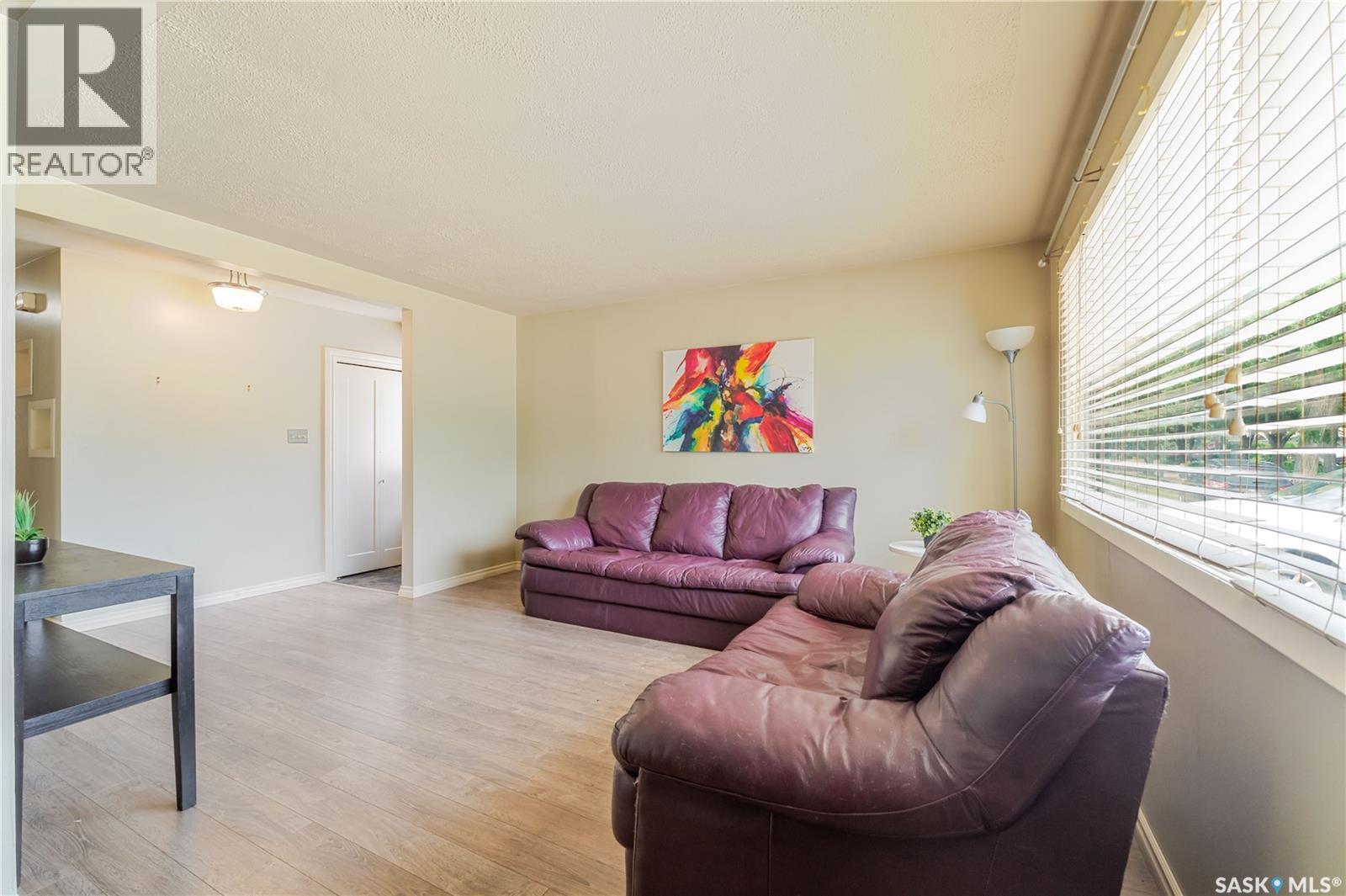 1014 Hopkins CRESCENT - 10