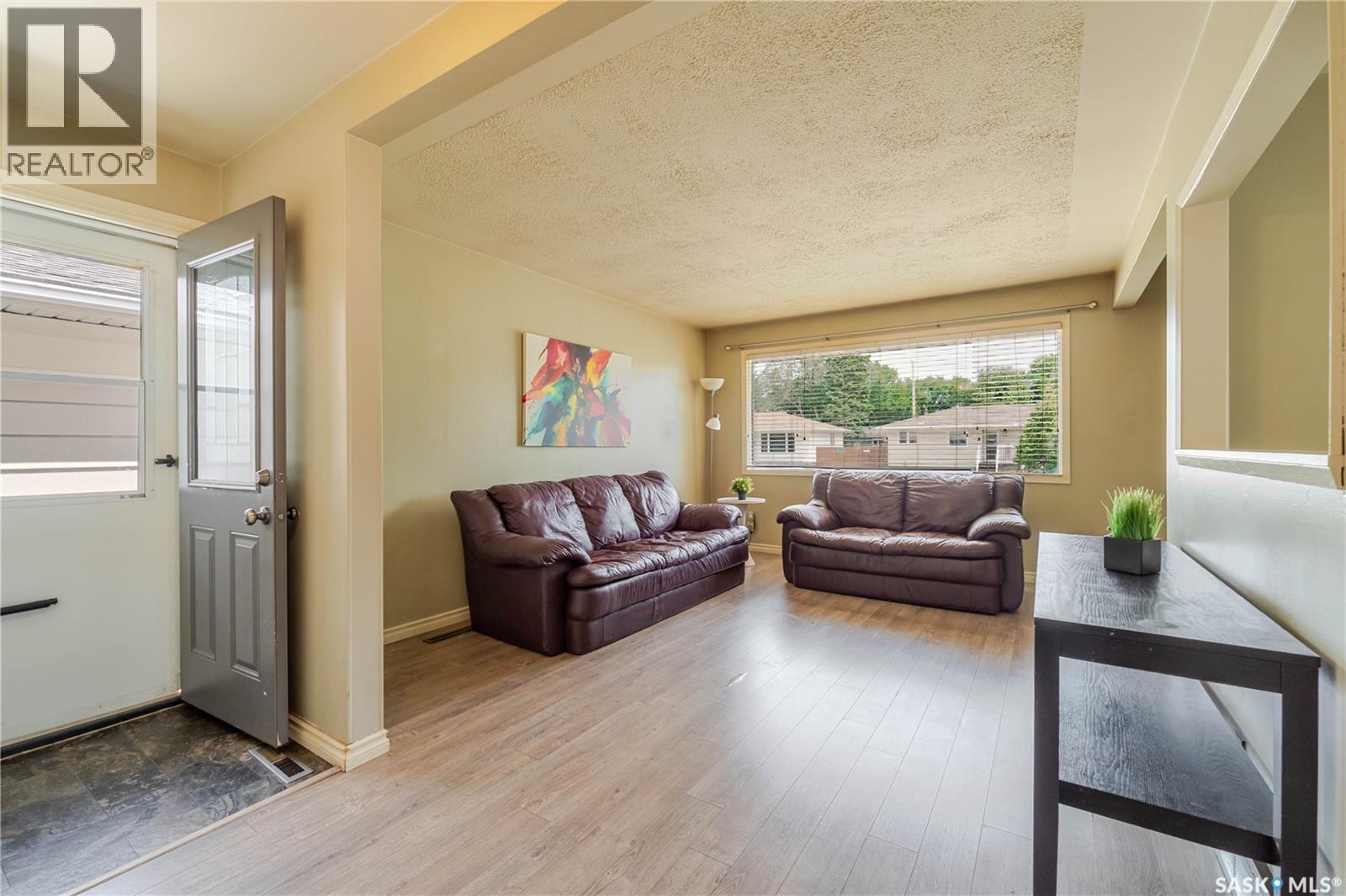 1014 Hopkins CRESCENT - 11