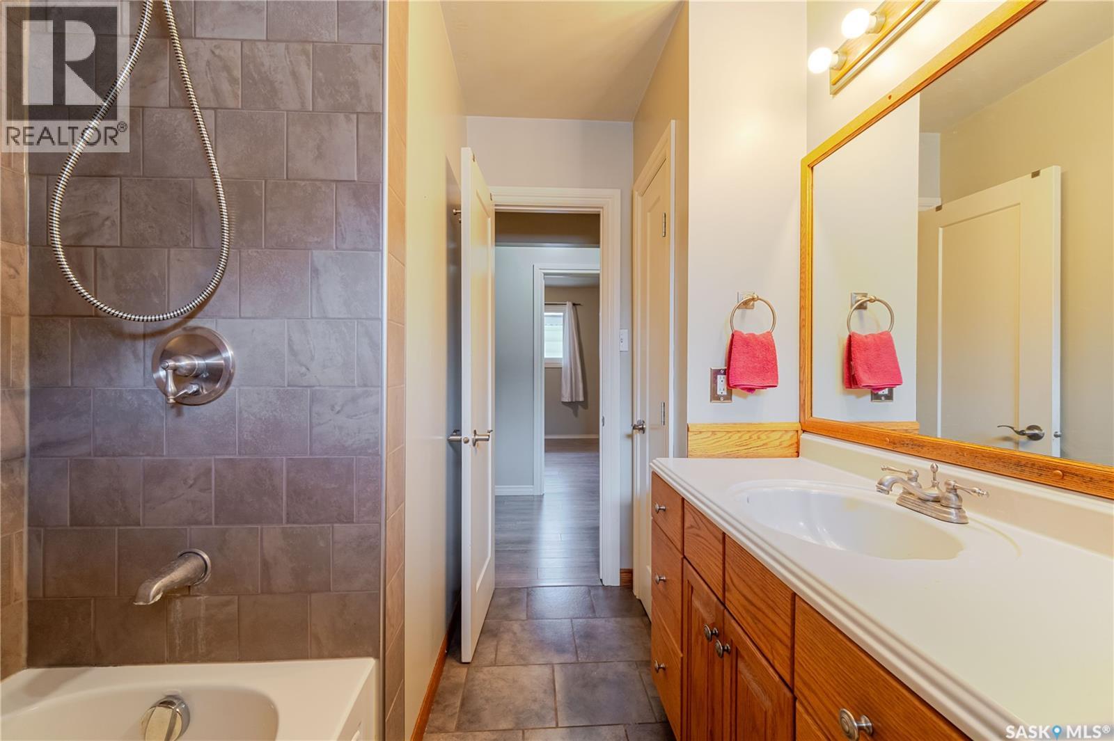 1014 Hopkins CRESCENT - 15