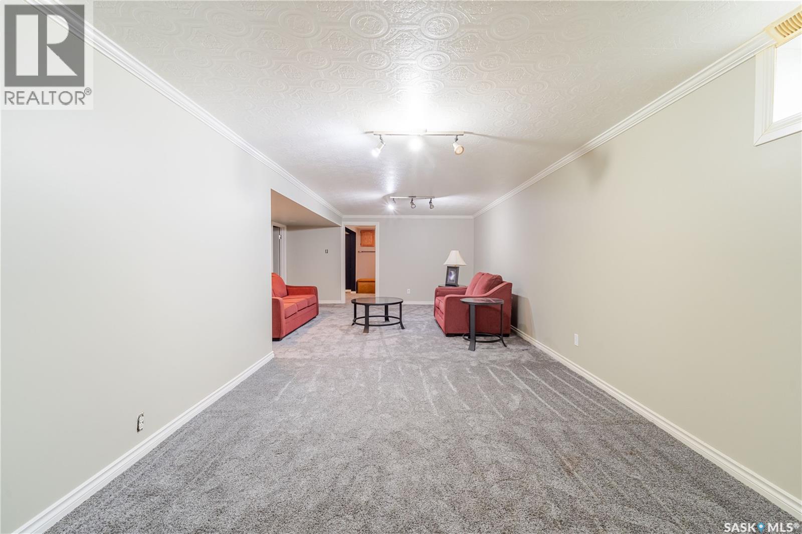 1014 Hopkins CRESCENT - 27