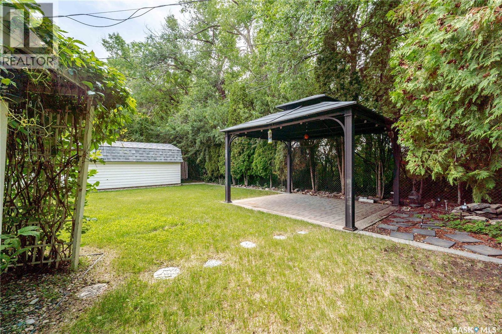1014 Hopkins CRESCENT - 36