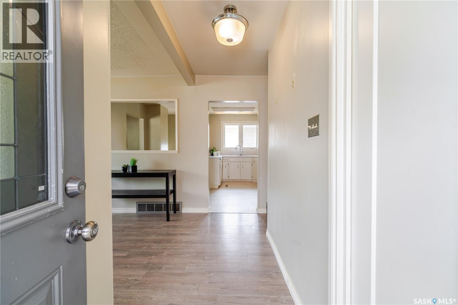 1014 Hopkins CRESCENT - 4