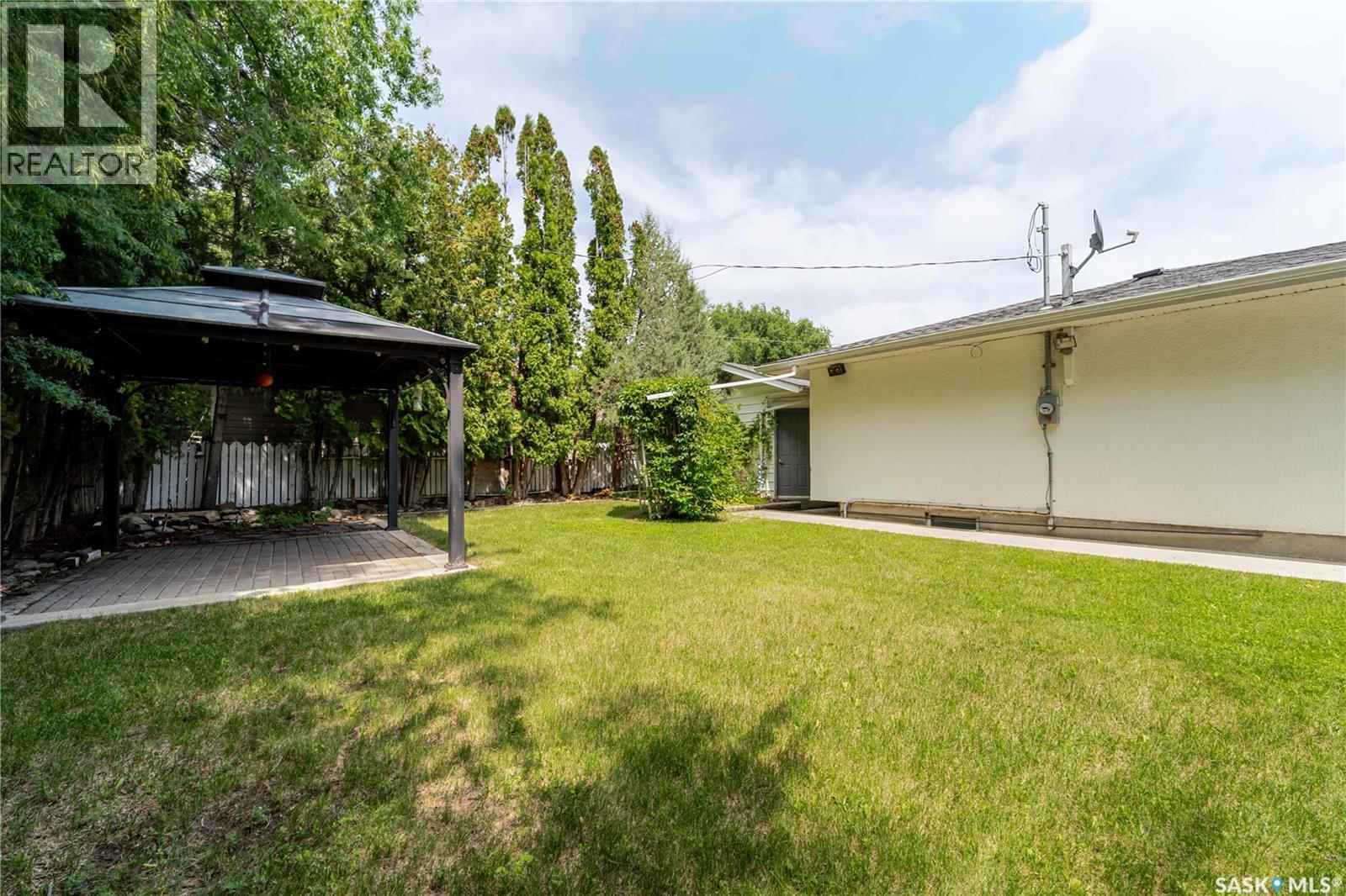 1014 Hopkins CRESCENT - 40