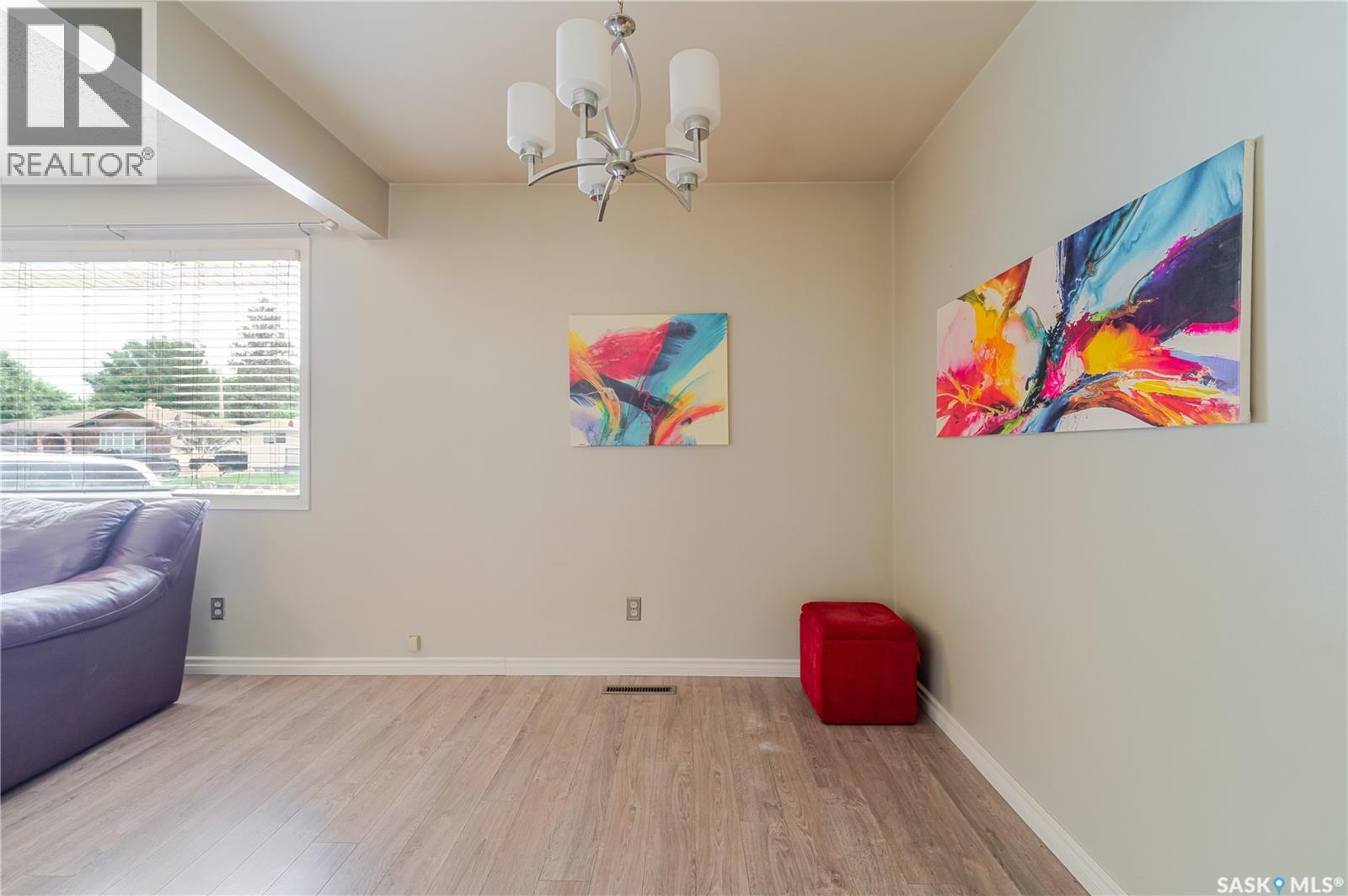 1014 Hopkins CRESCENT - 8