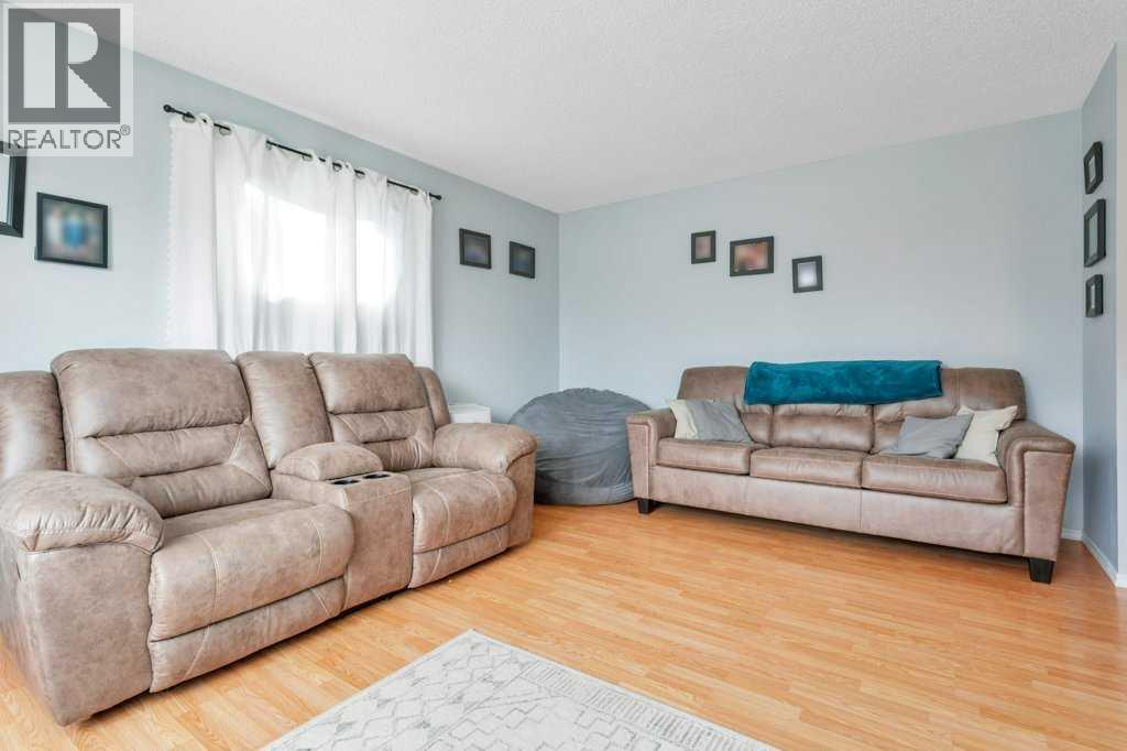 Listing photo – 4805 Womacks Road, Blackfalds