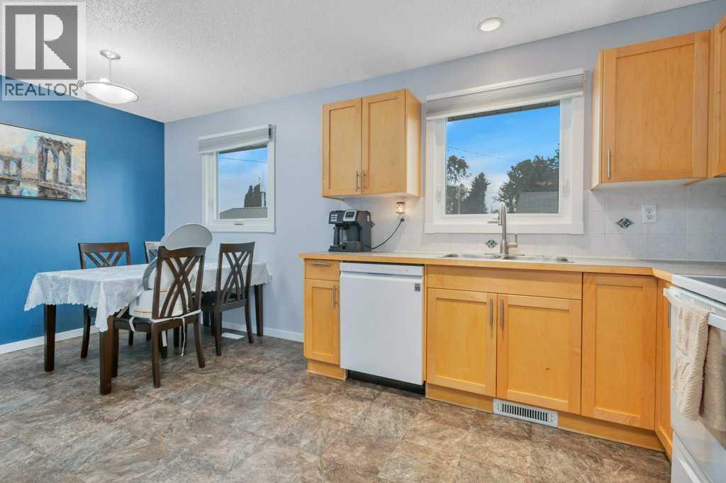 Listing photo – 4805 Womacks Road, Blackfalds