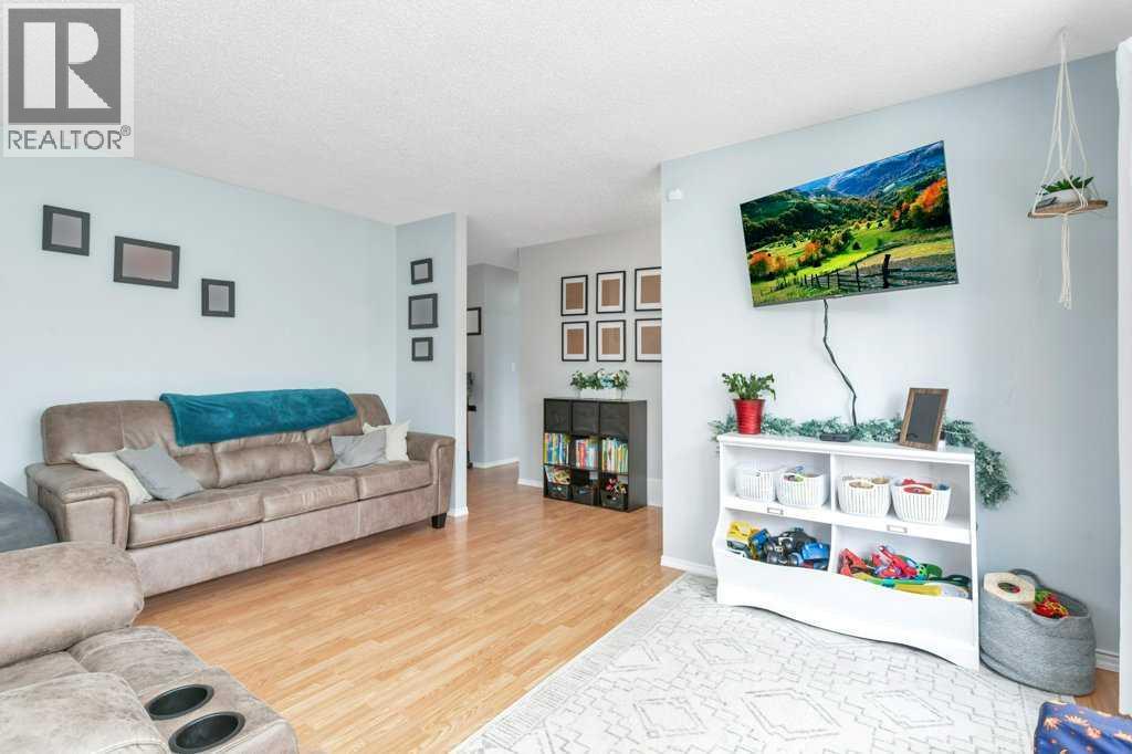 Listing photo – 4805 Womacks Road, Blackfalds