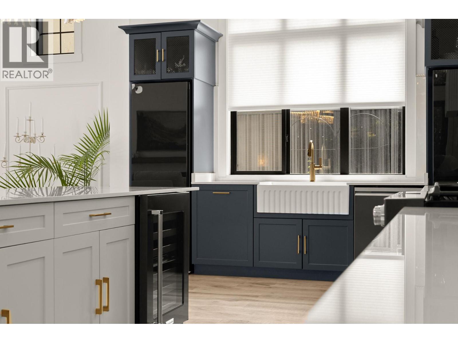 2053 Long Street - 25