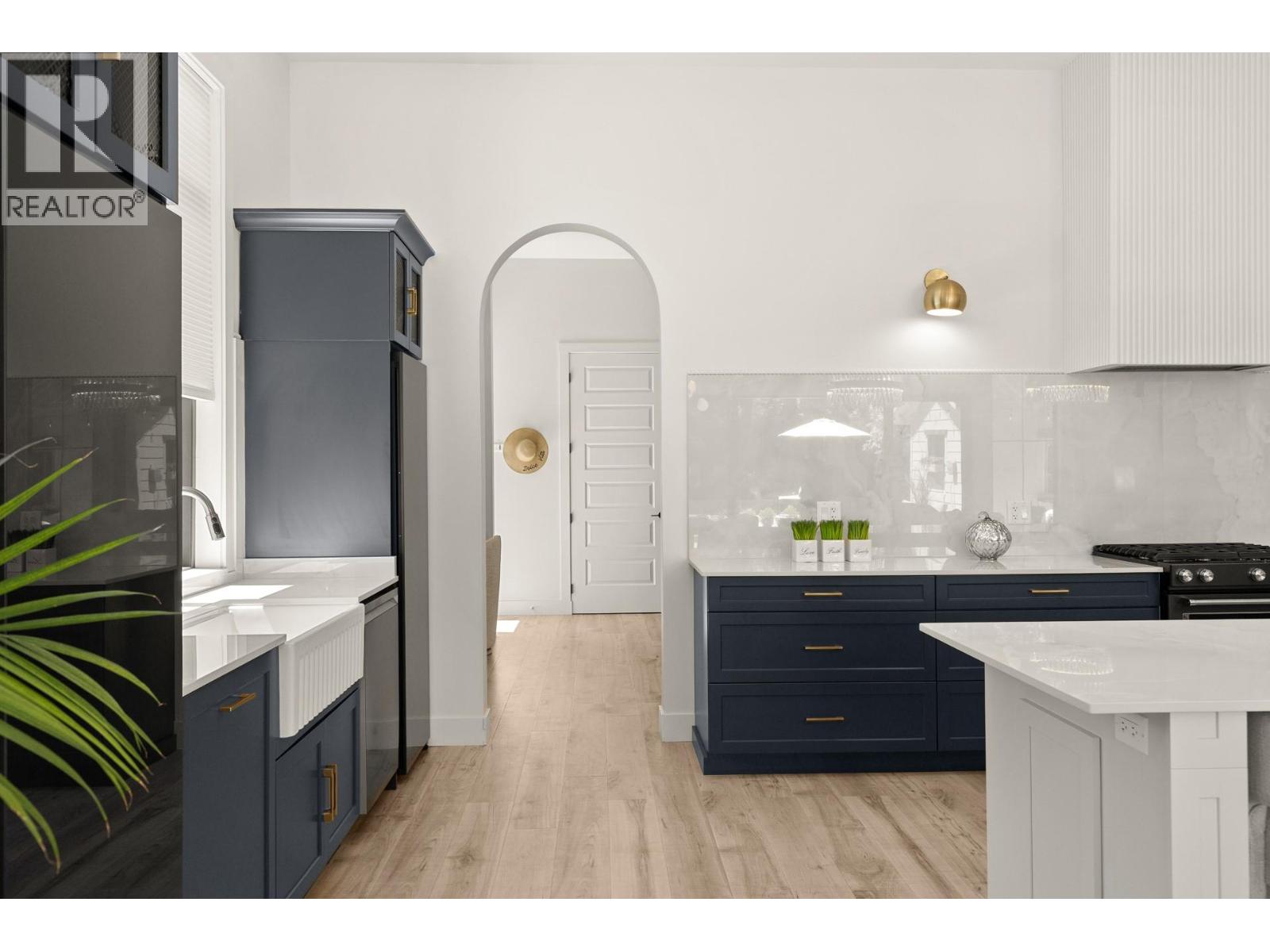 2053 Long Street - 27
