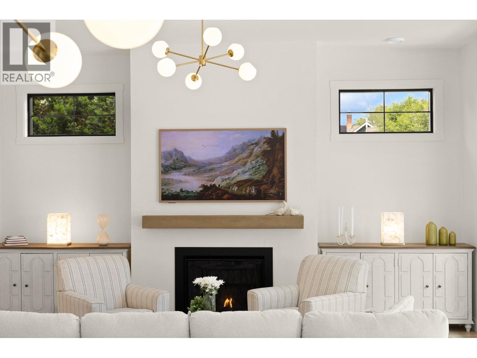 2053 Long Street - 36