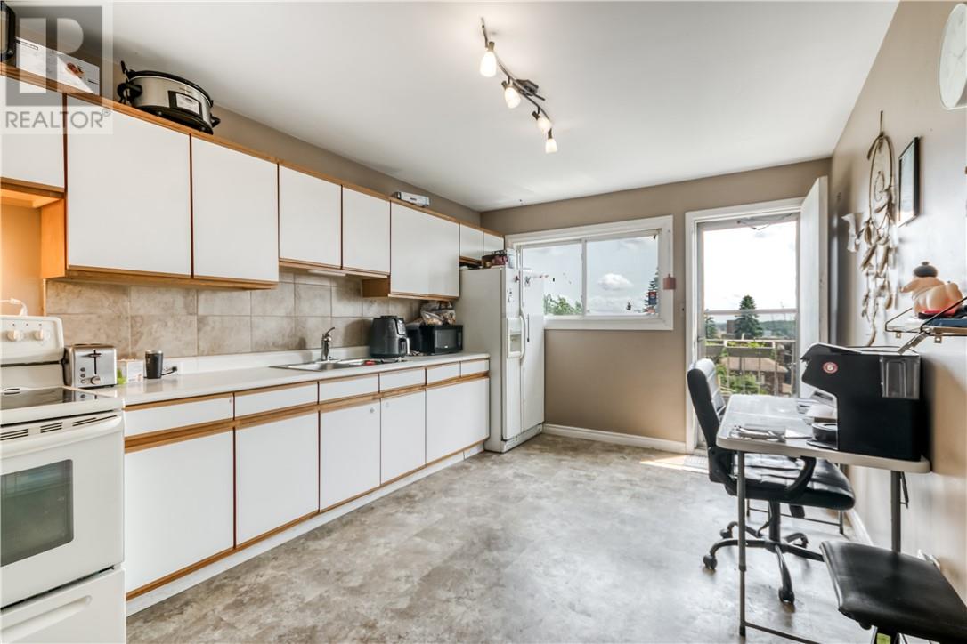 265 Montcalm Avenue - Image 25