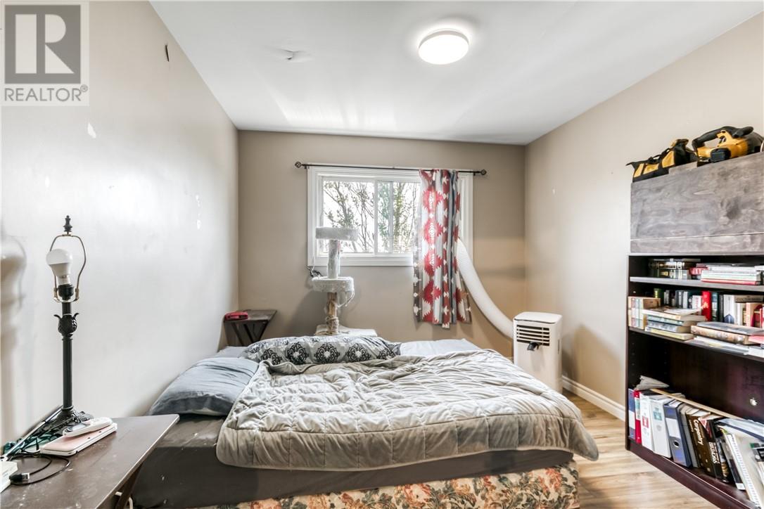 265 Montcalm Avenue - Image 29
