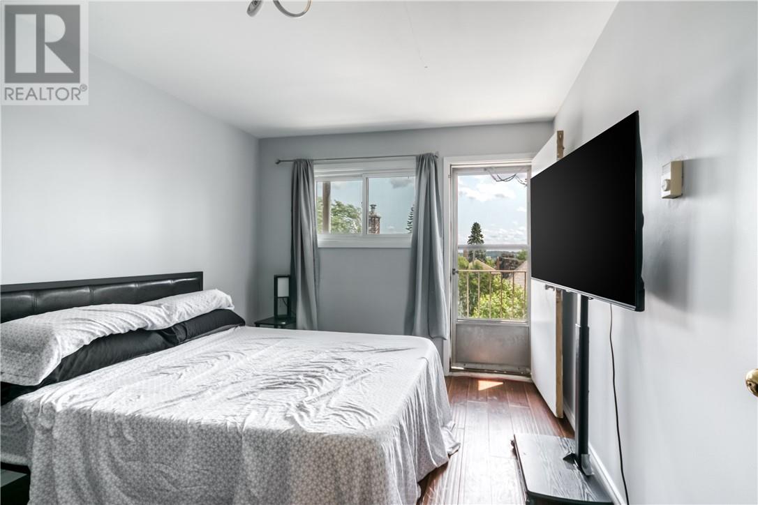 265 Montcalm Avenue - Image 38
